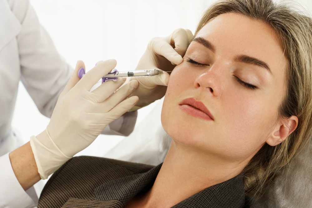 If you’re considering entering the aesthetics field or expanding your skill set, you may be wondering: How much does a basic Botox training course cost in Northern Virginia? 